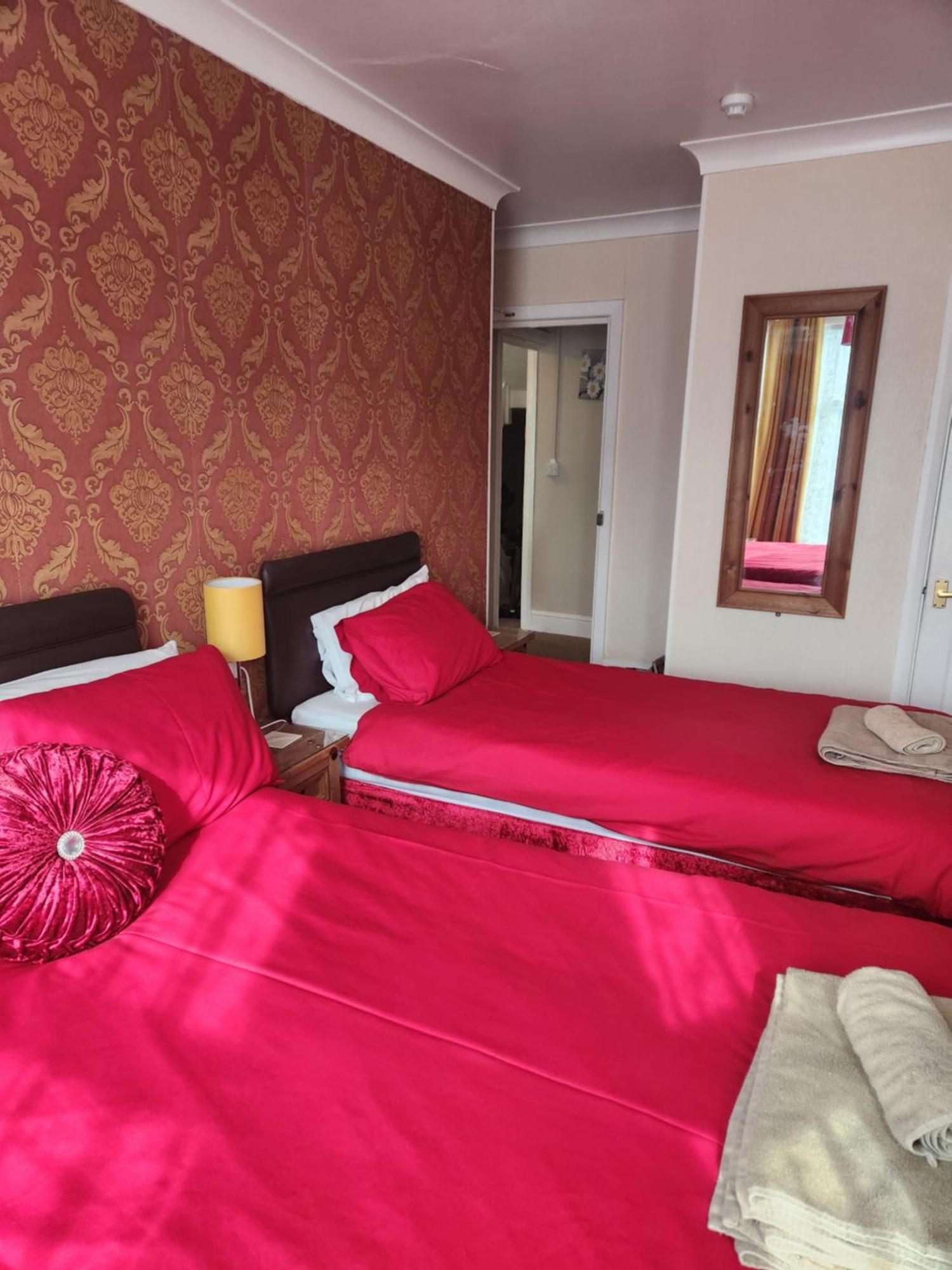 Twin Palms Guesthouse Грейт-Ярмут Екстер'єр фото