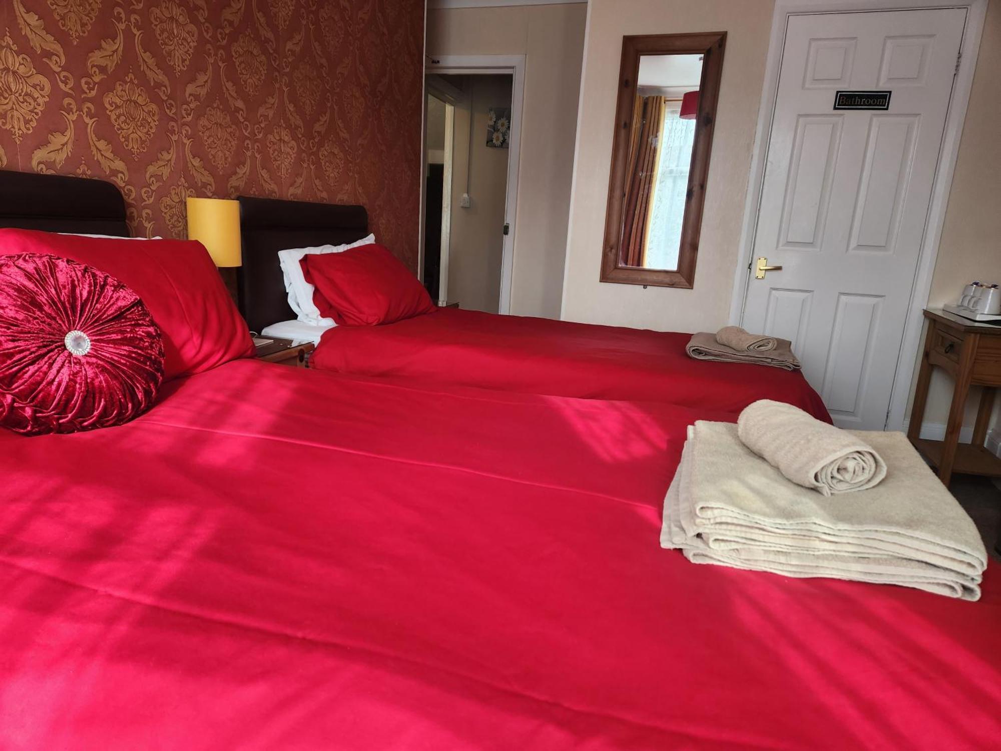 Twin Palms Guesthouse Грейт-Ярмут Екстер'єр фото