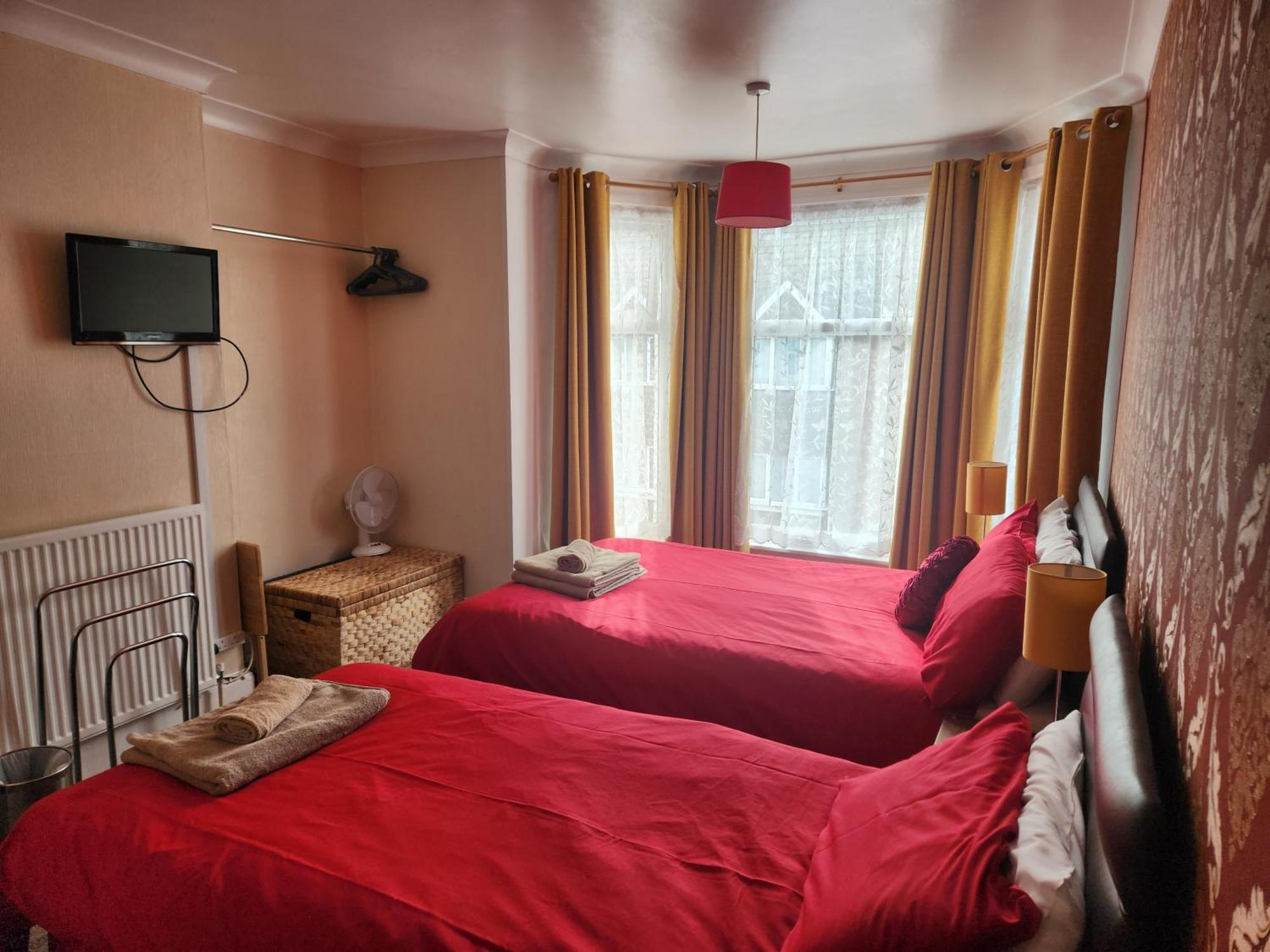 Twin Palms Guesthouse Грейт-Ярмут Екстер'єр фото